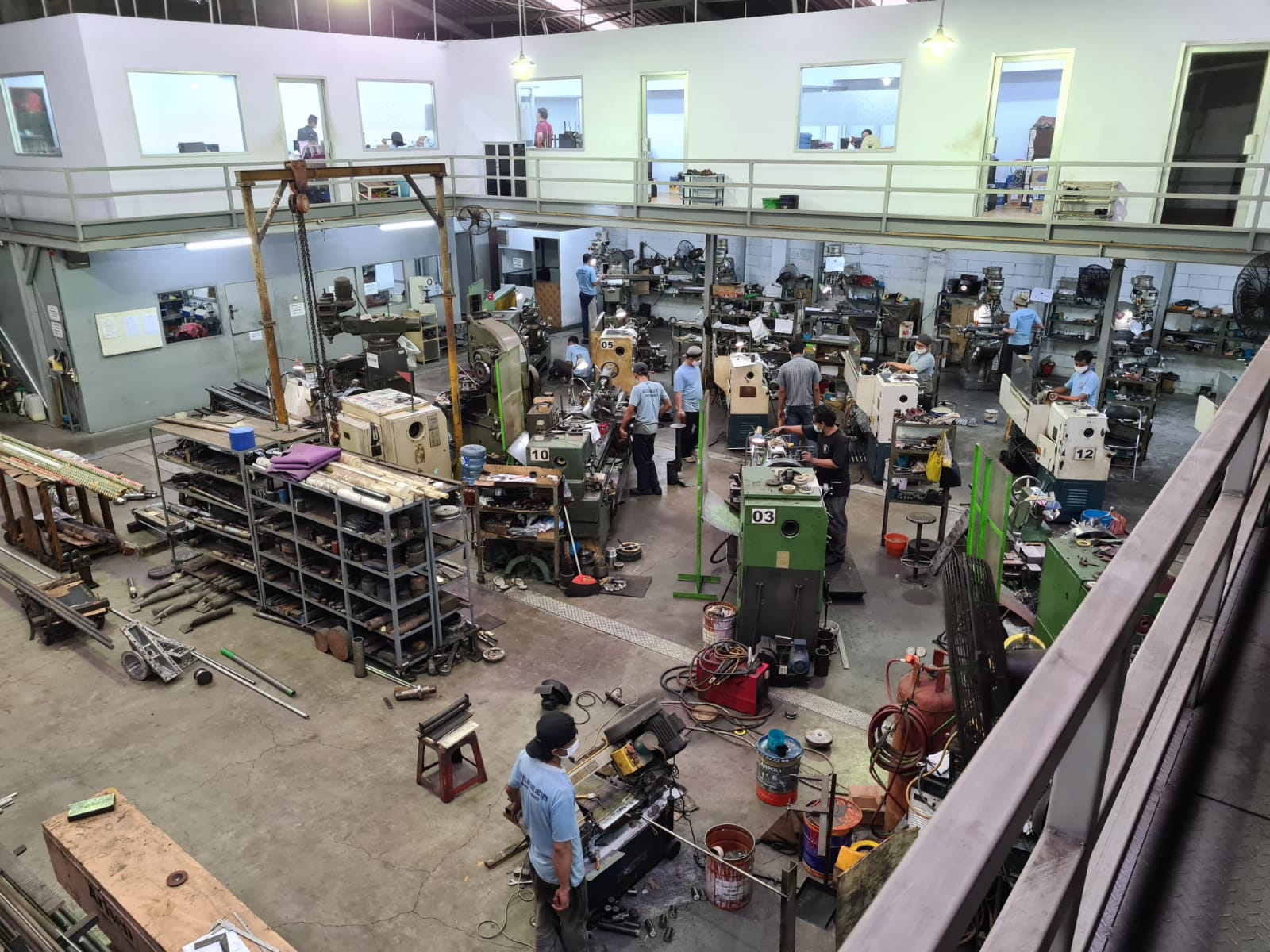 Solusi Mesin Produksi & Spare Part Industri